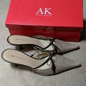 Anne Klein mule kitten heels